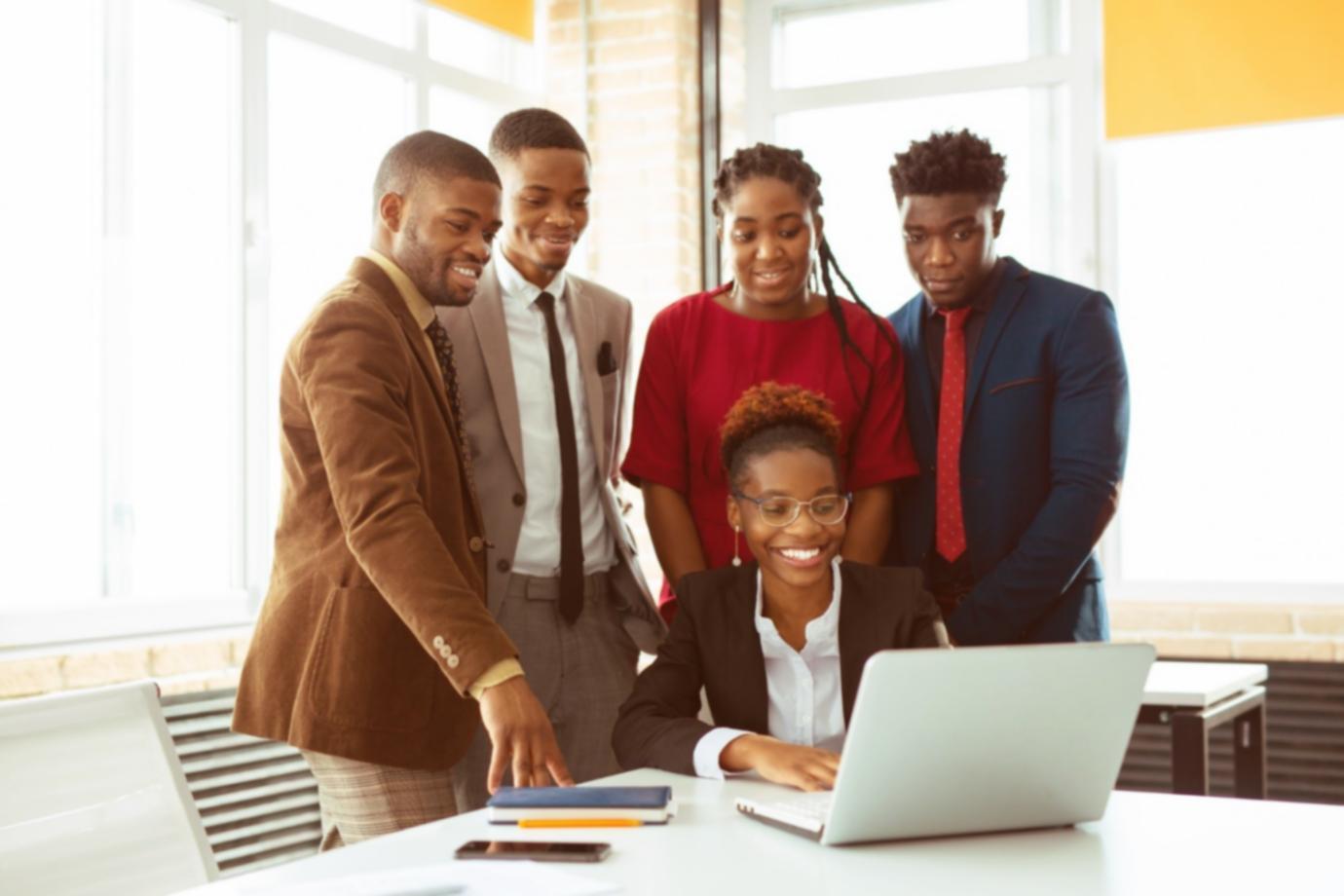 Professional learning environment for search optimization training